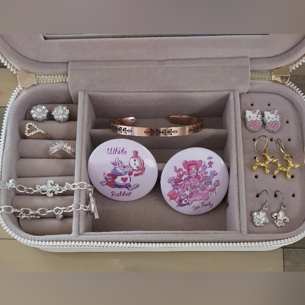 Jewelry Box and Jewelry (12 Pieces)